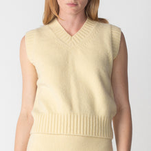 Load image into Gallery viewer, Cashmere Vest
